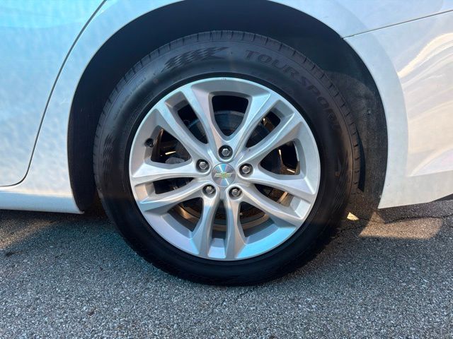 Used 2018 Beige Chevrolet LT image 3