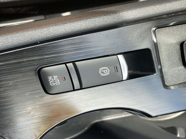 Used 2025 White Nissan SV image 28