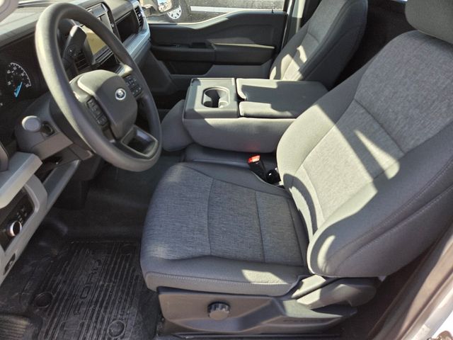 New 2025 Ford Super Duty F-450 Chassis Regular Cab (DRW) 169" Wheelbase XL