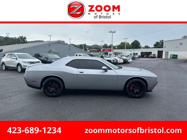 Silver (Billet Clearcoat) 2016 Dodge Challenger Coupe Rear-Wheel Drive 8-Speed Automatic