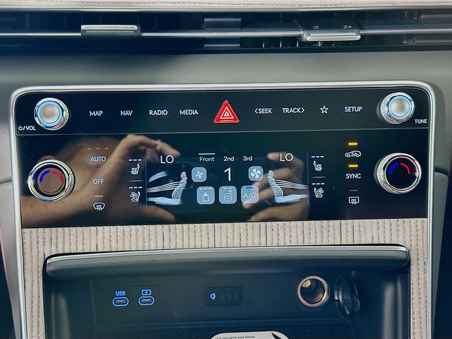 Thumbnail: 2026 Genesis GV80 - 14