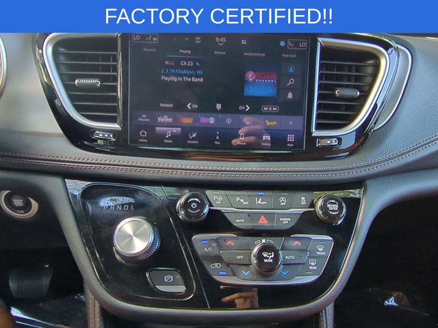 Used 2025 Black Chrysler Pinnacle image 24