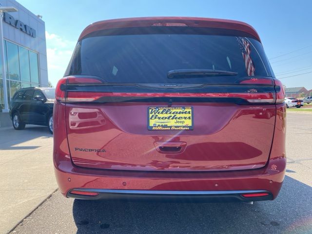 2026 Chrysler Pacifica Select - Red Hot Pearlcoat exterior view 6