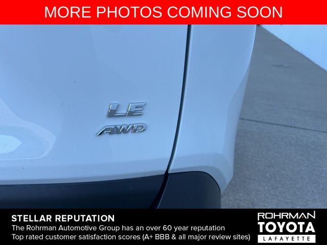 2022 Toyota RAV4 LE 7