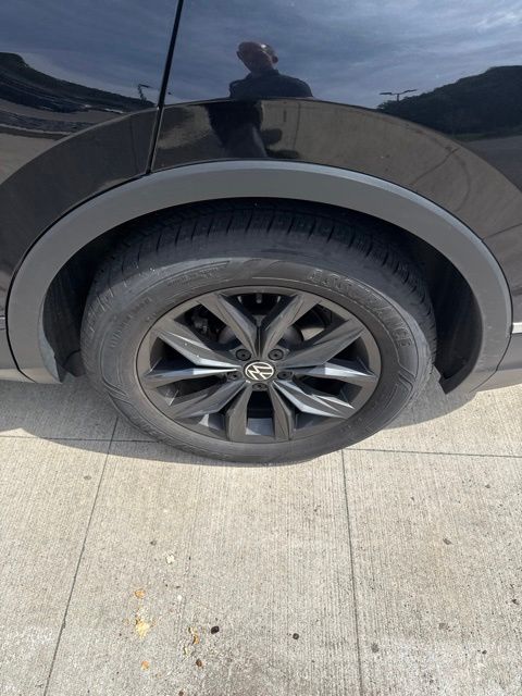 2024 Volkswagen Tiguan 2.0T SE Black at Bob Ruth Ford