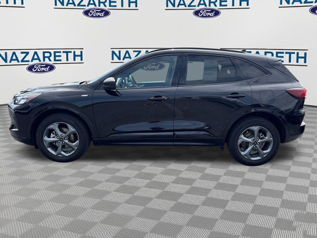 used 2023 Ford Escape car, priced at $24,999