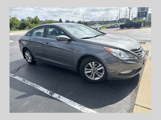 Harbor Gray Metallic 2013 Hyundai Sonata Sedan Front-Wheel Drive 6-Speed Automatic