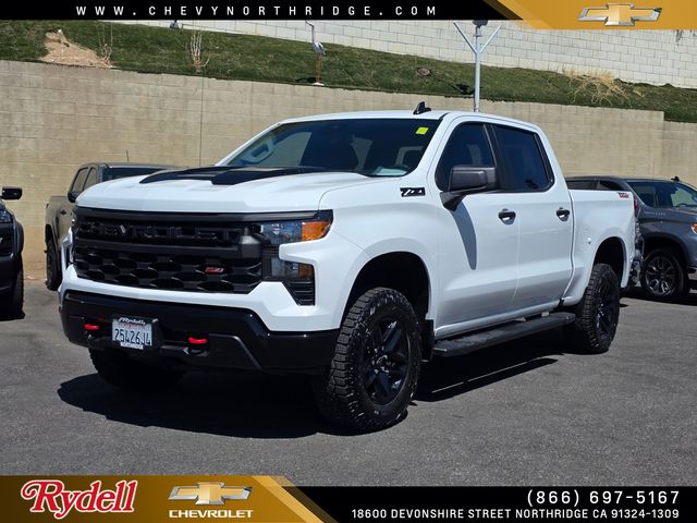Summit White 2026 Chevrolet Silverado 1500 Custom Trail Boss Crew Cab 4WD Pickup Truck Four-Wheel Drive 8-Speed Automatic
