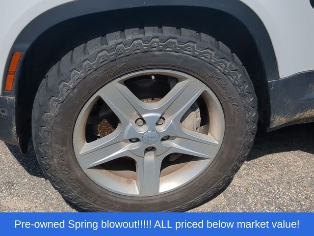 Used 2020 Fuji White Land Rover SE image 8