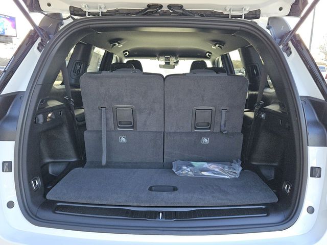 2026 Jeep Grand Cherokee L Laredo 4x2