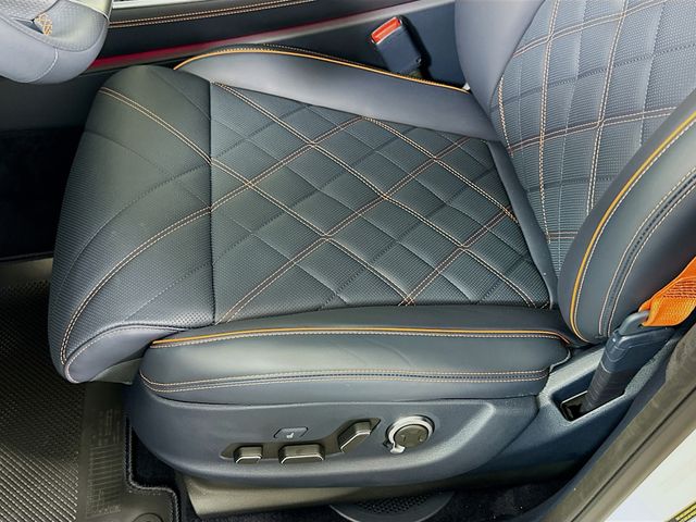 Thumbnail: 2026 Genesis GV70 - 21