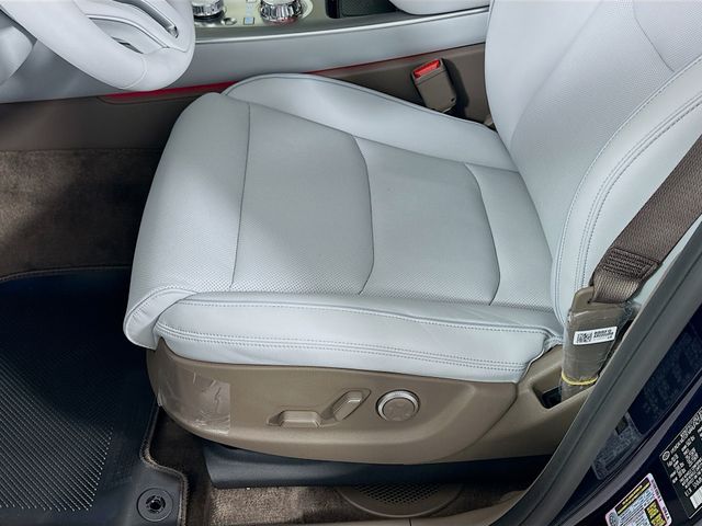 Thumbnail: 2026 Genesis GV70 - 21