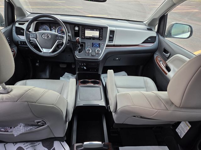 2019 Toyota Sienna XLE Auto Access Seat