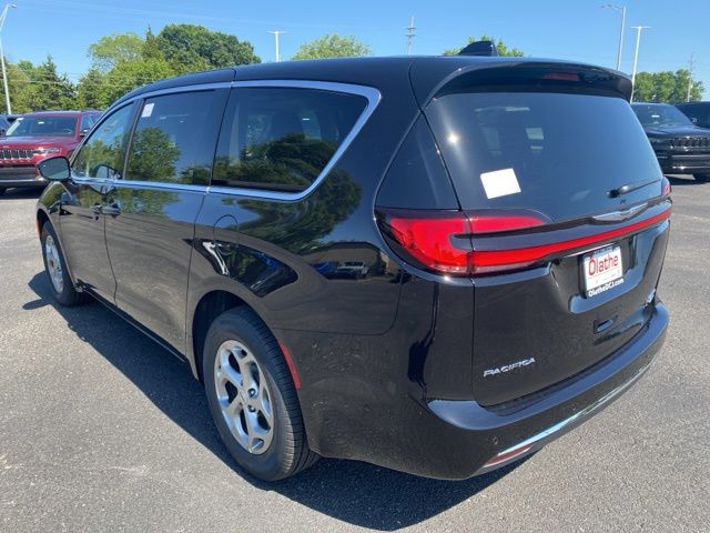 2024 Chrysler Pacifica Limited 9