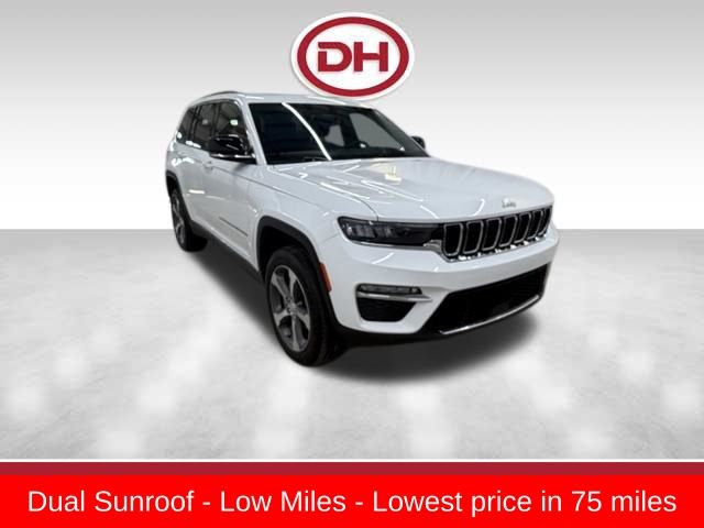 Bright White Clearcoat 2024 Jeep Grand Cherokee SUV / Crossover Four-Wheel Drive 8-Speed Automatic
