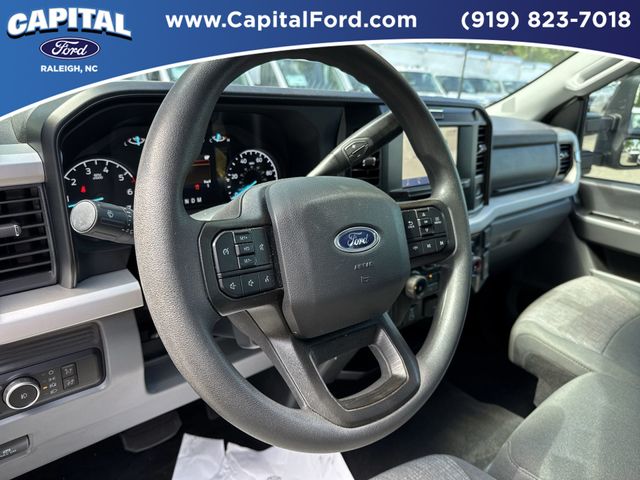 Used 2025 Oxford White Ford XLT image 24