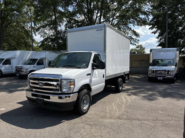 New 2027 White Ford 12FT BOX/RAMP image 4