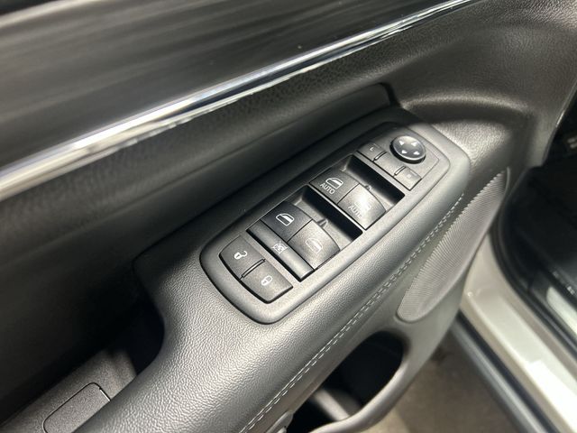 2021 Jeep Grand Cherokee Limited White at Cook Ford