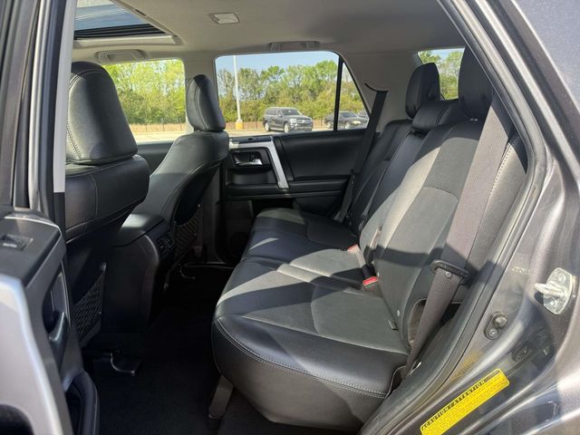 Used 2022  Toyota Limited image 9