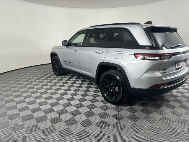 Used 2025 Jeep Grand Cherokee SUV