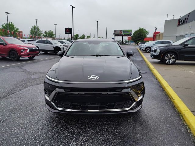 Used 2025 Blue Hyundai SEL image 2