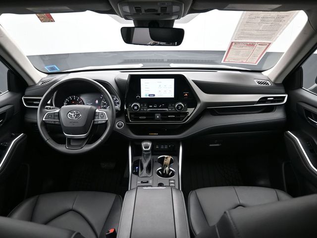 2024 Toyota Highlander XLE 30