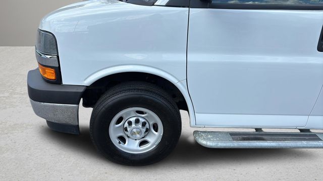 Used 2024 White Chevrolet Work Van image 32