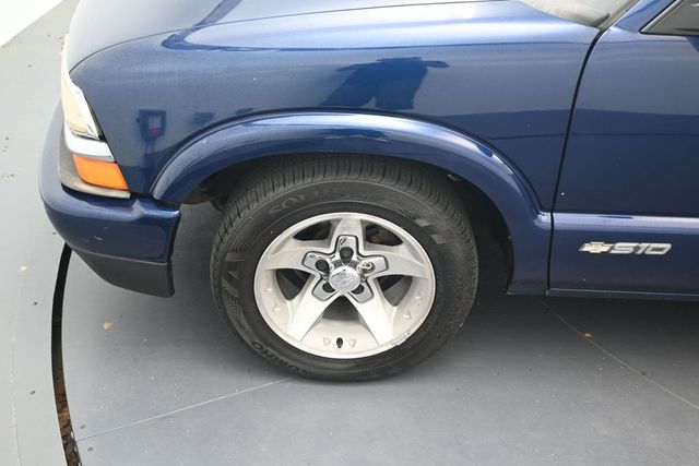 Used 2003 Blue Chevrolet LS image 9