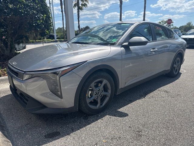 2025 Kia K4 LXS AT's photo