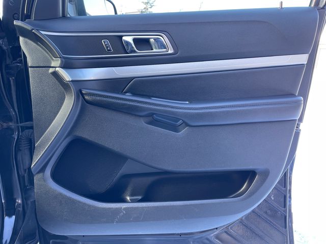 2016 Ford Explorer XLT - Shadow Black exterior view 18