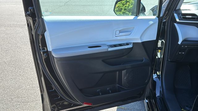 Used 2025 Toyota Sienna Van