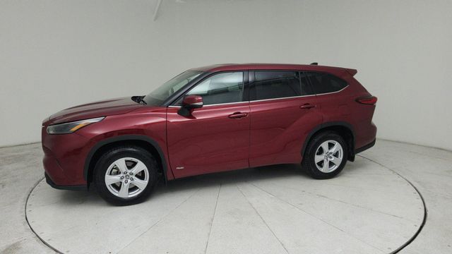 2022 Toyota Highlander Hybrid LE Red at Gullo Toyota