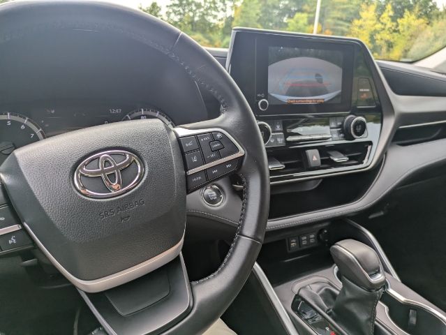 2023 Toyota Highlander LE 34