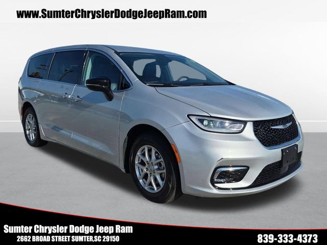 Silver Mist Clearcoat 2024 Chrysler Pacifica Minivan Front-Wheel Drive 9-Speed Automatic