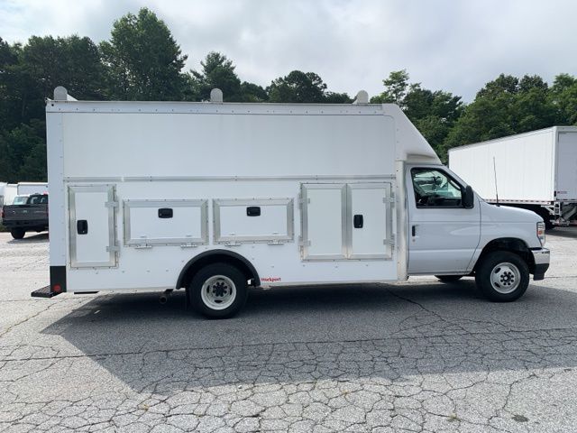 2025 Ford E-450SD Base 6