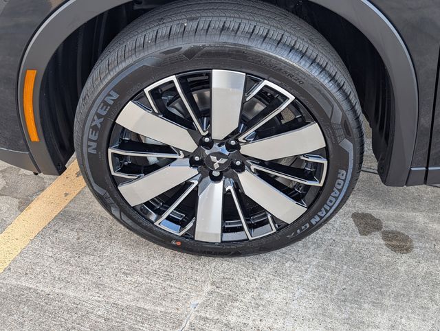 New 2026 Black Mitsubishi SE image 9