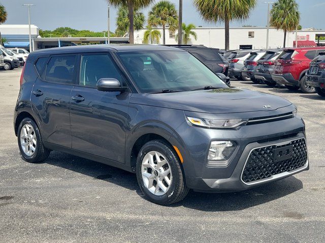 Gray 2021 Kia Soul SUV / Crossover Front-Wheel Drive Continuously Variable Transmission