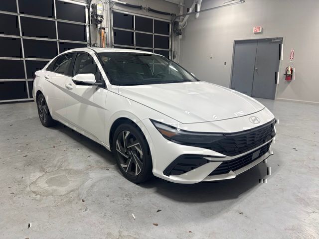 Used 2025 Hyundai Elantra Hybrid Sedan