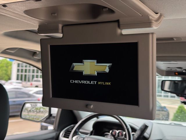2018 Chevrolet Suburban LT photo