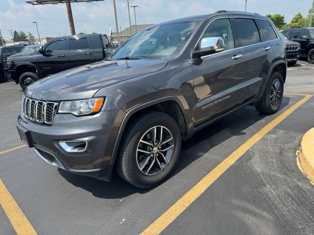 Used 2018 Granite Crystal Metallic Clearcoat Jeep Limited image 4