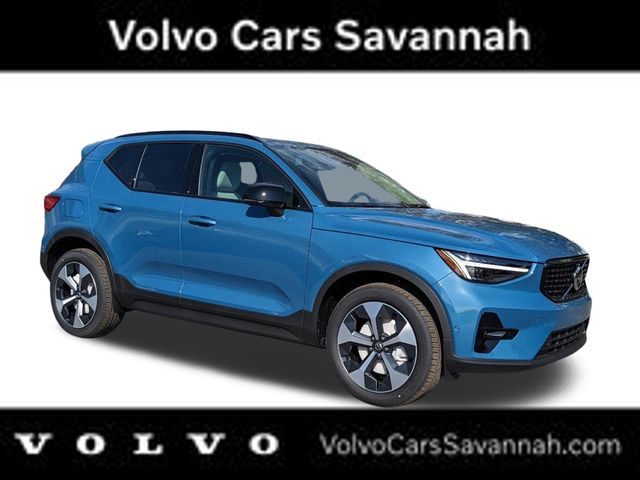 Blue Metallic 2025 Volvo XC40 B5 Plus Dark Theme AWD SUV / Crossover All-Wheel Drive Automatic