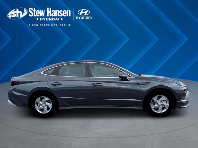 New 2026 Gray Hyundai SE image 9