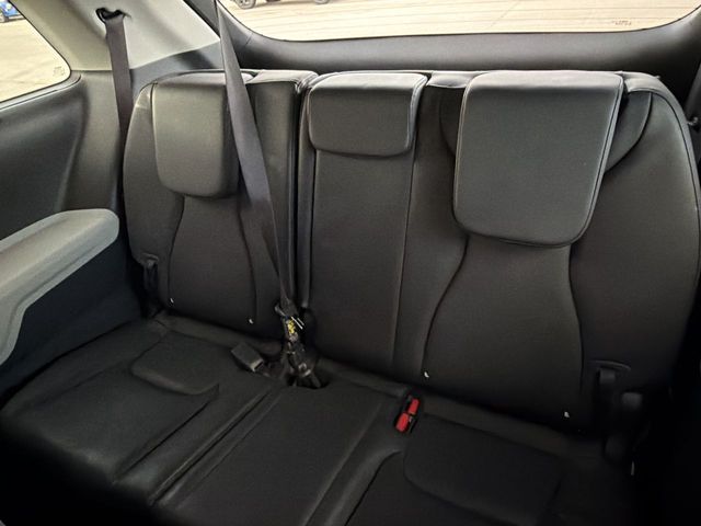 Used 2023 Kia Carnival Van