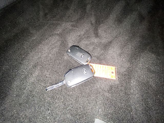 Used 2022 Silver Kia Nightfall image 29
