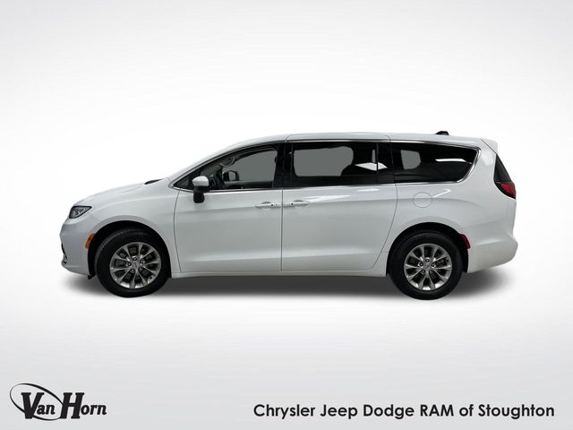 2023 Chrysler Pacifica Touring L photo