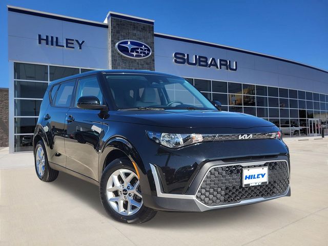 Fusion Black 2024 Kia Soul SUV / Crossover Front-Wheel Drive Continuously Variable Transmission