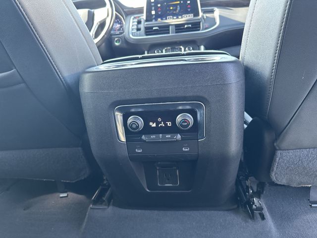 Used 2022 White Chevrolet Z71 image 23