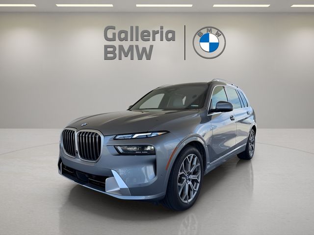 2024 BMW X7 40i's photo