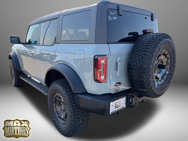 2024 Ford Bronco Outer Banks 9