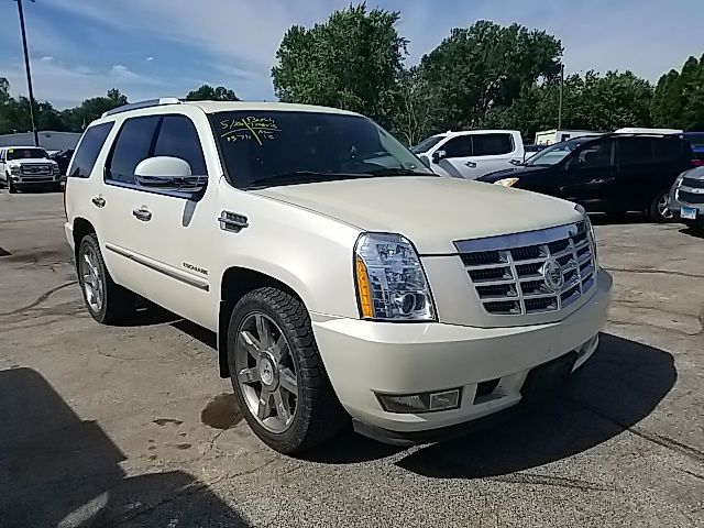 White Diamond Clearcoat 2011 Cadillac Escalade Premium 4WD SUV / Crossover All-Wheel Drive 6-Speed Automatic Overdrive